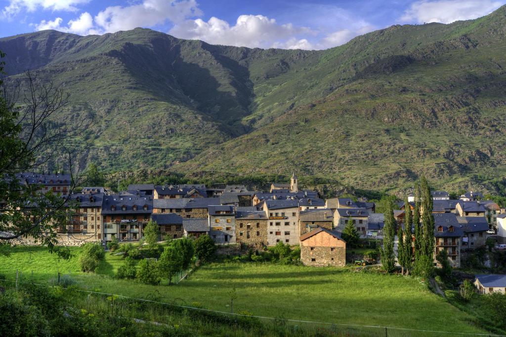 Apartaments El Ribal Valencia D'Aneu エクステリア 写真