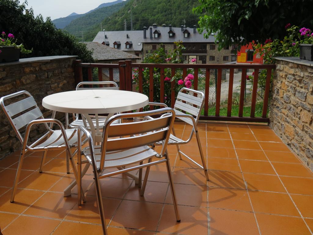 Apartaments El Ribal Valencia D'Aneu エクステリア 写真