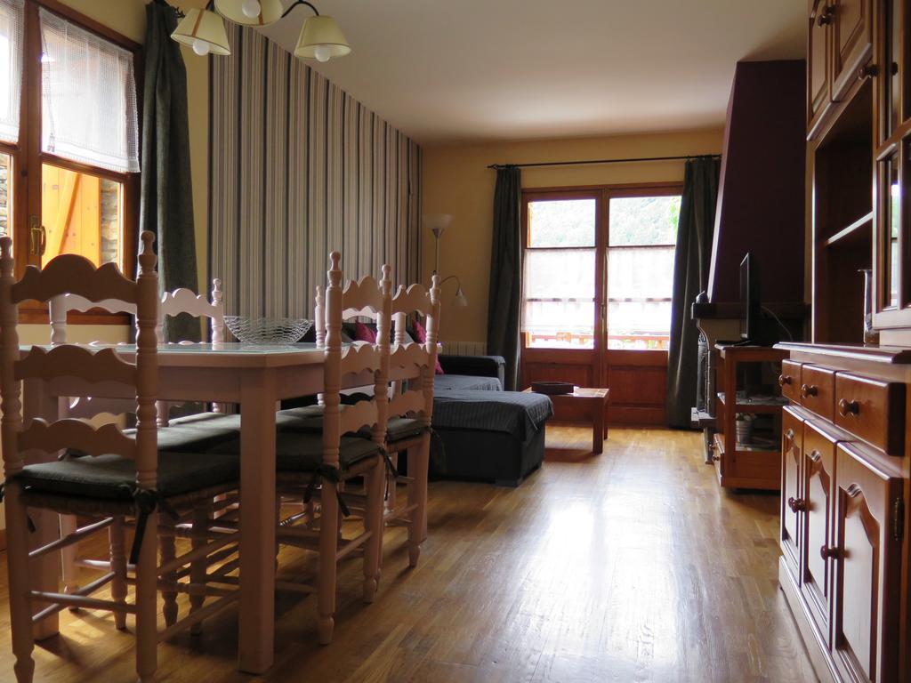 Apartaments El Ribal Valencia D'Aneu エクステリア 写真