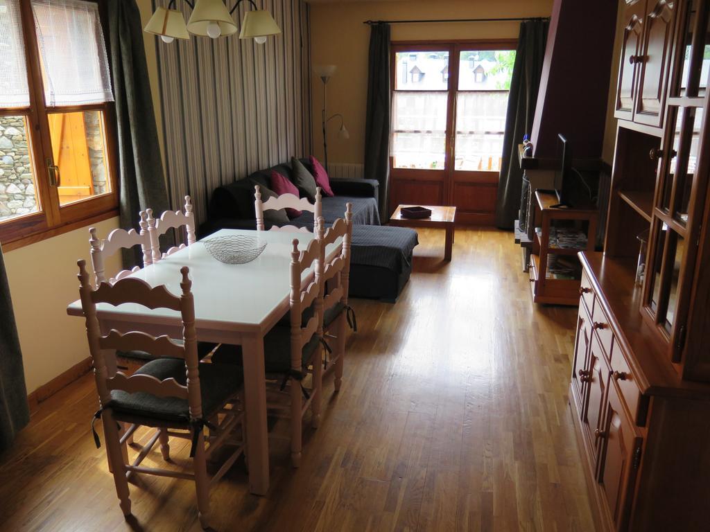 Apartaments El Ribal Valencia D'Aneu エクステリア 写真